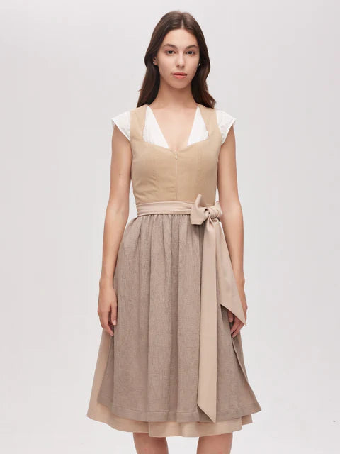 Dirndl Blau Braun, Dirndl Braun Grün und Dirndl Grün Braun: Elegante Farbkombinationen in der Trachtenmode